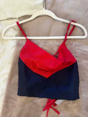 Hemline crop top  thumbnail 2