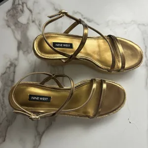 Nine West Jill Metallic Gold Classic Espadrille Wedge Sandals Size 9 thumbnail 3