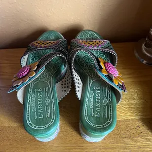 NWOT -36EU - L'ARTISTE Virgie 5.5-6/36EU Floral Platform Espadrille Sandals thumbnail 2