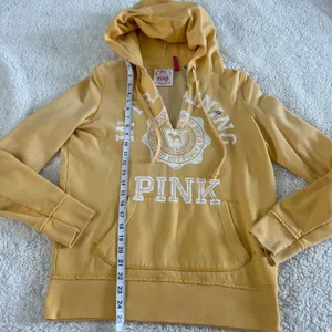 VTG Y2K Victoria's Secret PINK Hoodie Yellow V-Neck Graphic Print College Preppy thumbnail 4