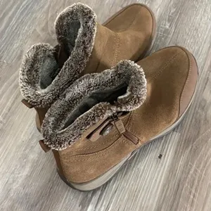Easy Spirit Womens Brown Suede Faux‎ Fur Trim Ankle Boots Side Zip Size 9.5 Wide thumbnail 5