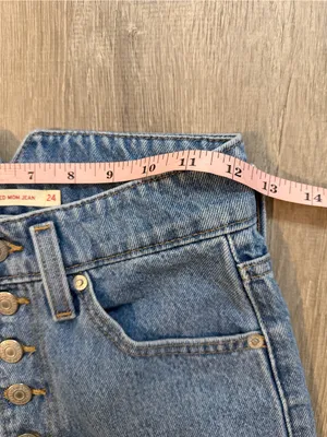 Levi’s 24 High Waisted Mom Jean Button Fly‎ Women's Casual Classic Blue Denim thumbnail 7