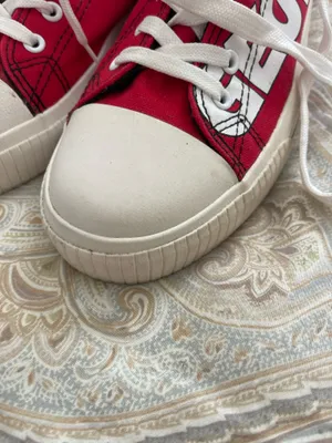 UGA NCAA Red Vintage Sneakers Size 10.5 thumbnail 6