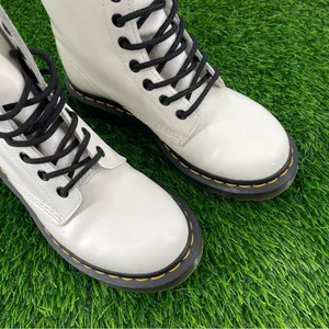 Dr. Martens NEW AirWair Classic 1460 White Smooth Leather Lace Up Combat Boots thumbnail 7