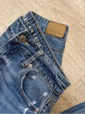 •American Eagle• Distressed Tomgirl Jeans thumbnail 2