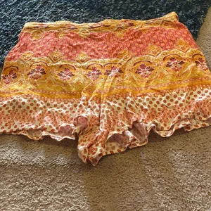 ‎Mink pink large casual shorts thumbnail 3