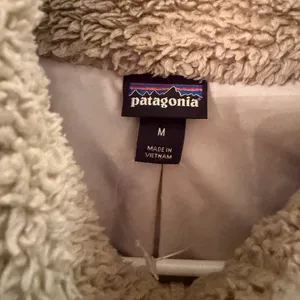 Patagonia Sherpa Fleece in Tan thumbnail 2