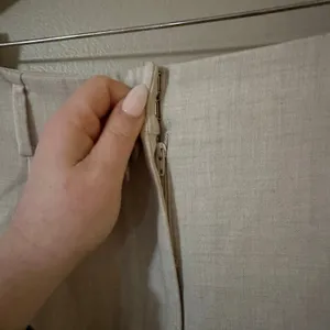 Ann Taylor Gray Pleat Front Trouser Pants Size 12P thumbnail 6
