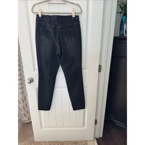 Black Distressed Women's Jeans - Casual High-Rise Skinny thumbnail 2