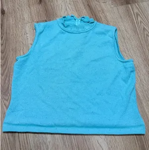 St.‎ John Turquoise Blue Knit Sleeveless Mock Neck Top Scalloped Trim Size S thumbnail 1