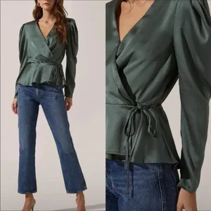 ASTR The Label Forest Green Satin Wrap Front Top Women’s Size XS NWT v6x thumbnail 3