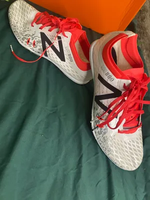 New Balance Women's MD800 V5 Spike Size 8.5 White Red WMD800F5 thumbnail 1