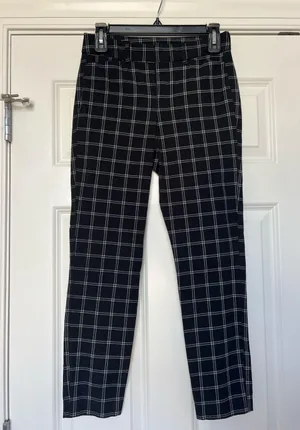 Women’s Black Pixie Pants Old Navy High Rise thumbnail 1