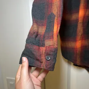 Old Navy Boyfriend Flannel Women's Size Large Evermore Swifty Fall Academia thumbnail 3