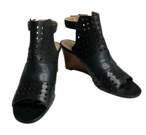 Johnston & Murphy‎ Braley Perf Wedge Black Peep Toe Cage Sandals 7M Preppy thumbnail 1