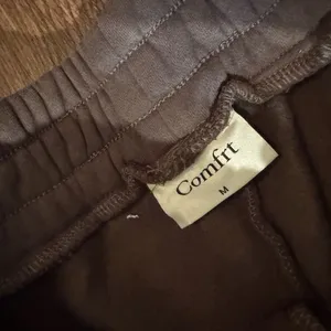 Comfrt Signature Hoodie + Sweatpants set thumbnail 3