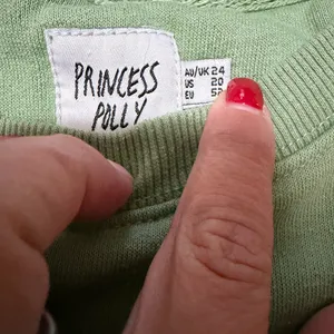 💚 Princess Polly Oversized Graphic Sweatshirt Sage Green Size US 20 thumbnail 2
