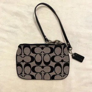 Vintage Coach Signature Black and Cream Wristlet thumbnail 3