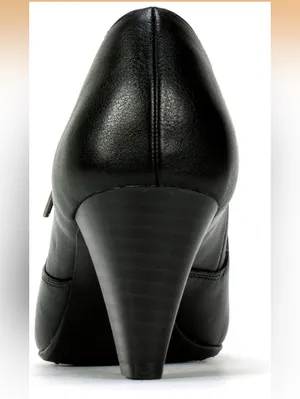 NWOT Rialto Black Leather Zip Ankle Bootie thumbnail 6