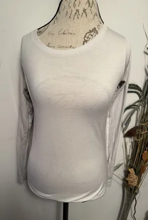 LULULEMON‎ White Baselayer Long Sleeve Top Size 8 thumbnail 1