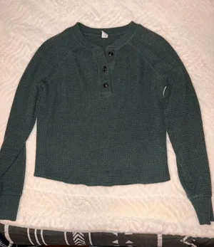 Old Navy Sweater thumbnail 1