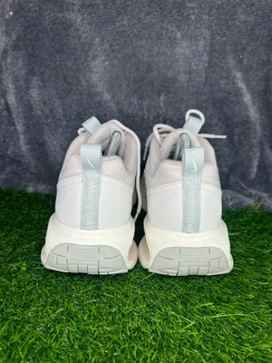 Nike Air Max Women’s White Sneakers | Size 9 thumbnail 5