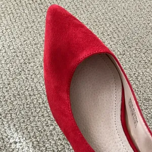 NEW Greatonu Bright Red Women’s Kitten Heels Suede Leather Size 39 Shoes NWOB thumbnail 11