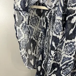 Show Me Your Mumu Romper Womens Medium Blue White Great Snakeskin Rosarita thumbnail 3
