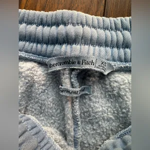Abercrombie &Fitch Sunday Essential Sweatpants thumbnail 4