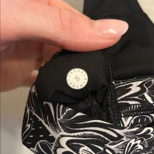 Lululemon Black & White Sports Bra thumbnail 4