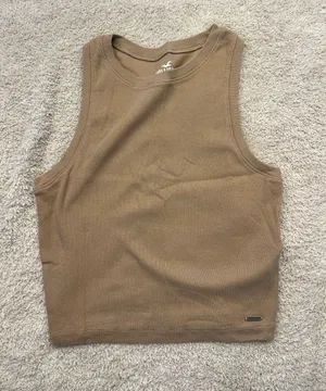 Hollister Tank thumbnail 1