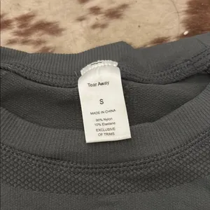Gray Long Sleeve Athletic Top thumbnail 2