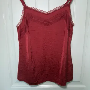 Cabi XS V Neck Mulberry All Purpose Lace Trim Cami Spaghetti Straps Top Coquette thumbnail 5