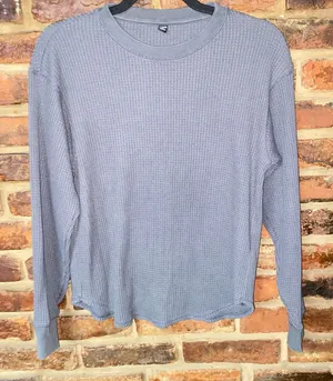 UniQlo Dark Charcoal Gray Waffle Knit Long Sleeve Crew Neck T-Shirt Women's XS thumbnail 1