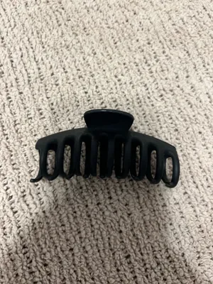 Black hair claw clip #hairclips #accessories thumbnail 2