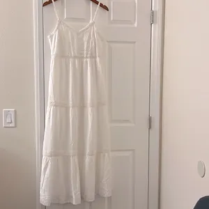 Joie Tiered Maxi Dress Rayon White. Texture Adjustable Straps. Size:S thumbnail 3