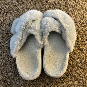 Slippers Gray Size 8 thumbnail 1