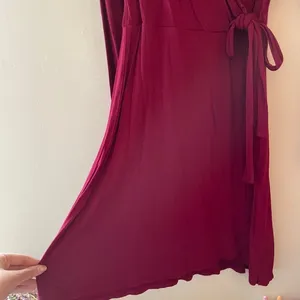 S- Ruby Red Express Wraparound Midi Semi-Formal V-Neck Dress‎ thumbnail 6