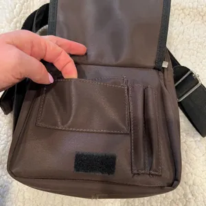 Crossbody Adjustable Medium Messenger Bag Many Pockets And Compartments Brown thumbnail 6