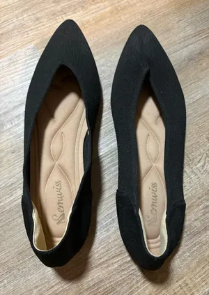 Black Pointed Toe Women's Ballet Flats - Comfort Insole thumbnail 1