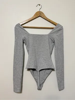 NWT Aritzia Contour Squareneck Bodysuit Size XS gray long sleeve NEW thumbnail 6