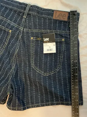 NWT Lee Shorts Mid Rise Indigo Rush Size 10 Striped Denim Shorts thumbnail 4