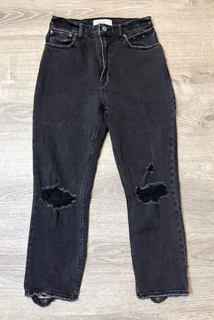 •Abercrombie & Fitch• Ultra High Rise Ankle Straight Jeans thumbnail 1