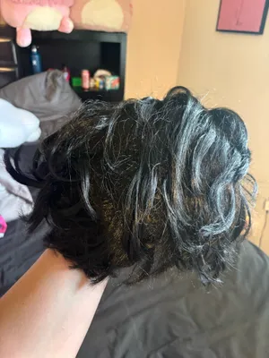 Black Short Layered Synthetic Wig - Women Hair thumbnail 4