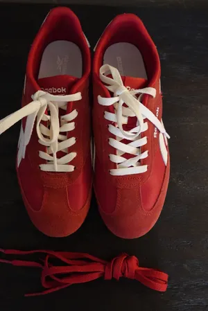 Reebok Red Classic AZ Women’s Sneakers thumbnail 2