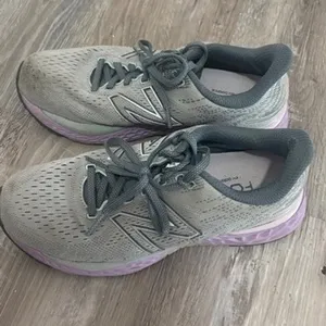 New‎ Balance Fresh Foam Women's Running Shoes Grey Purple size 6.5 thumbnail 4