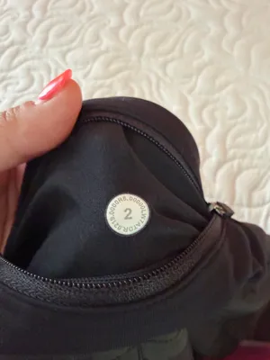 Lululemon Speed Shorts 2.5" thumbnail 3