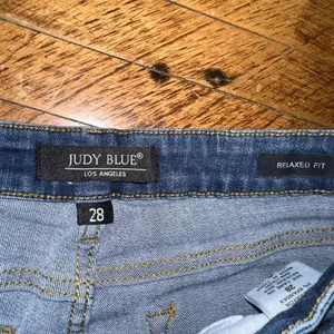 Judy Blue dark wash distressed 28 relaxed boutique jeans thumbnail 3