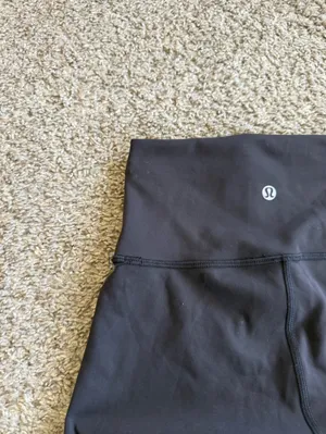 Lululemon Wunder Train High-Rise Short 6"
Black thumbnail 4