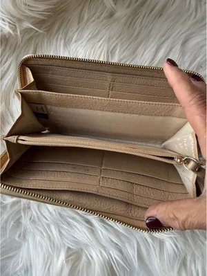 Kate Spade Beige Leather Zip-Around Wallet thumbnail 4